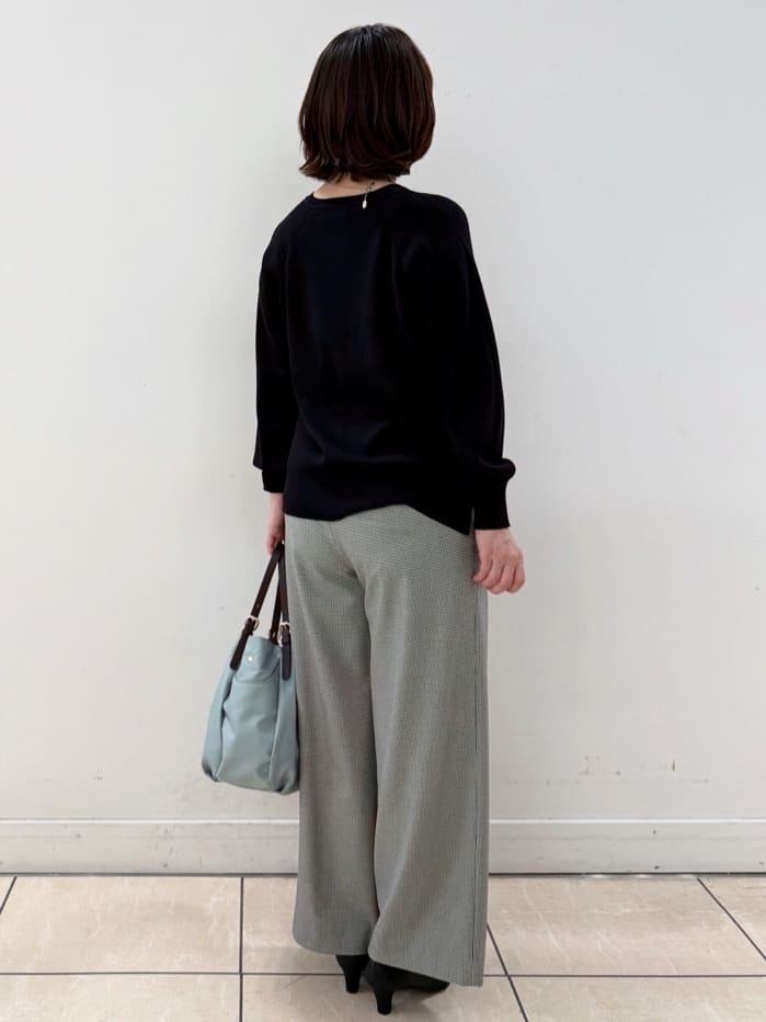 KIKIさんの「Reflect｜【ゆったり着られる◎】ラグランスリーブニット」を使ったコーディネート