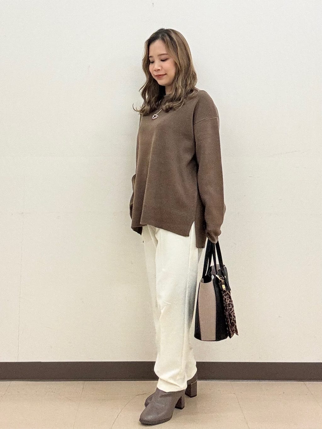 shioさんの「SHOO･LA･RUE｜【洗濯機可/S-LL】美脚見え あったか裏起毛 テーパードパンツ」を使ったコーディネート