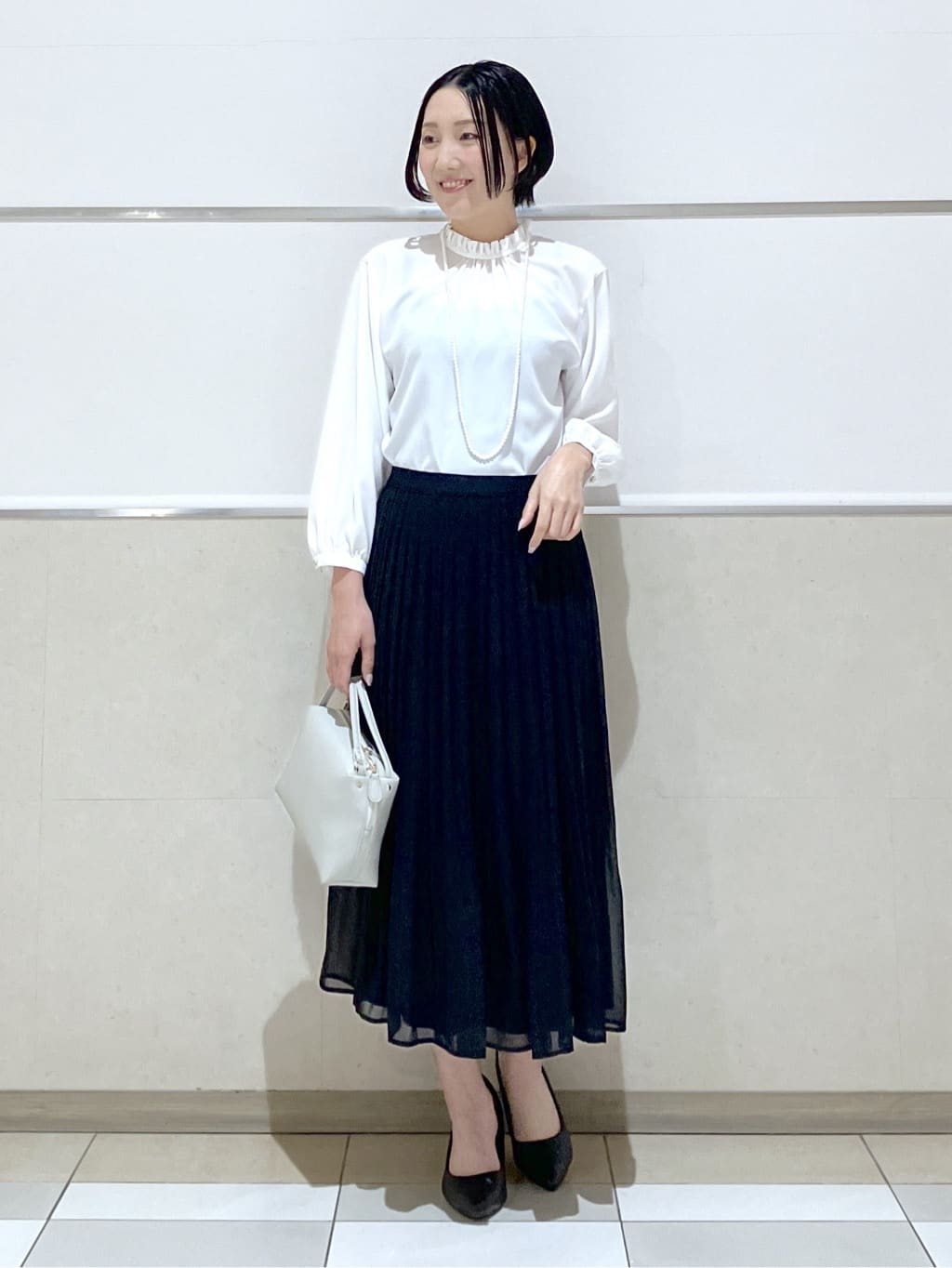 eriko さんの「Dessin｜【洗える】フリルネックジョーゼットブラウス」を使ったコーディネート
