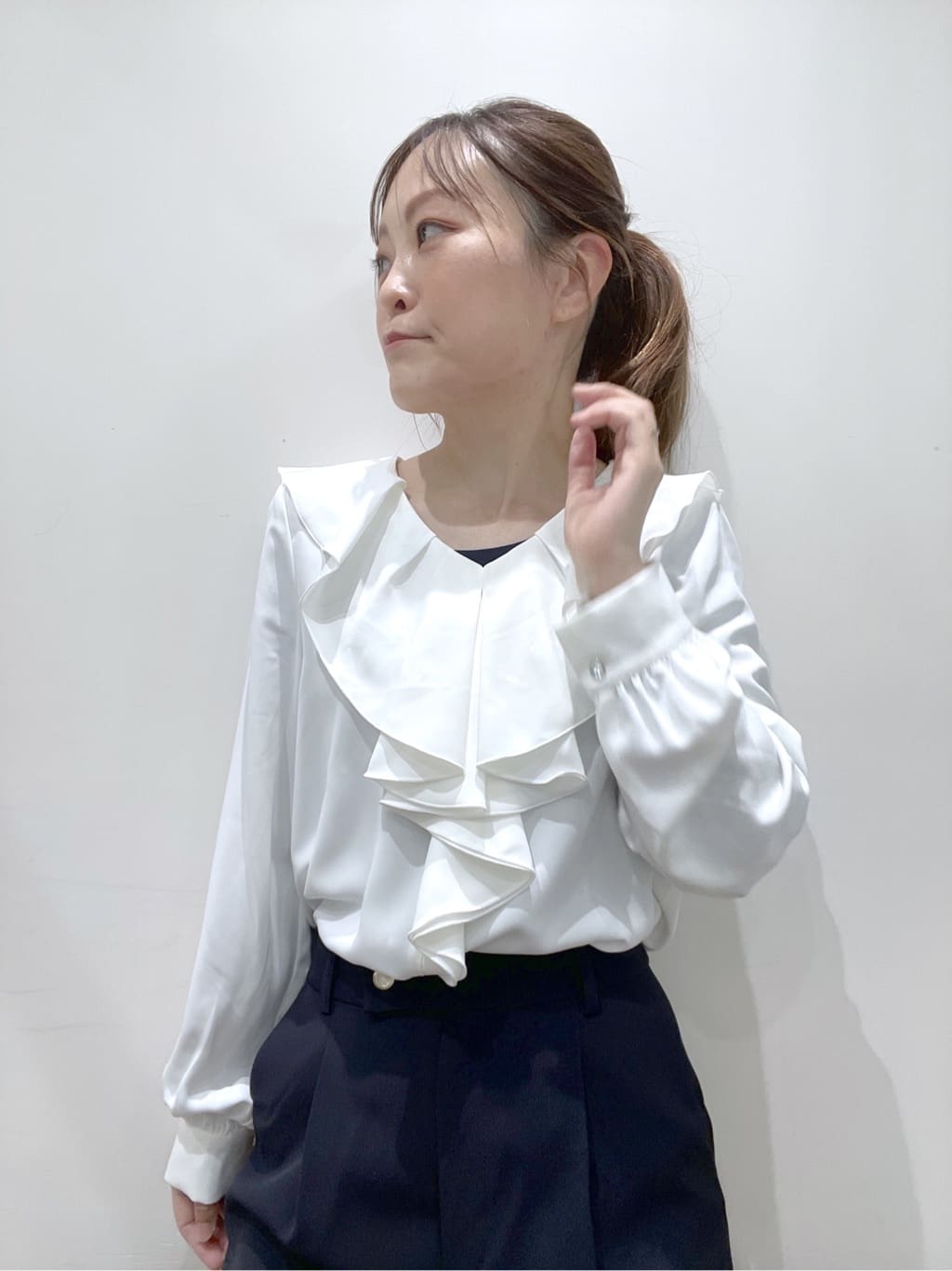 Junさんの「index｜ラッフルフリルブラウス【洗濯機OK／イージーアイロン】」を使ったコーディネート