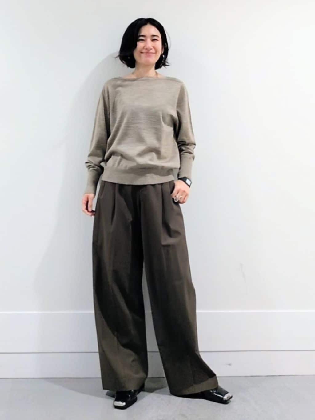 ミズタさんの「UNTITLED｜【アンサンブル可/洗える】シルクウールカシミヤ ドルマンスリーブニット」を使ったコーディネート