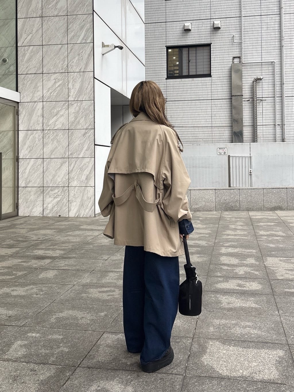 kotakiさんの「INDIVI｜【撥水】ボンディングショートトレンチ」を使ったコーディネート