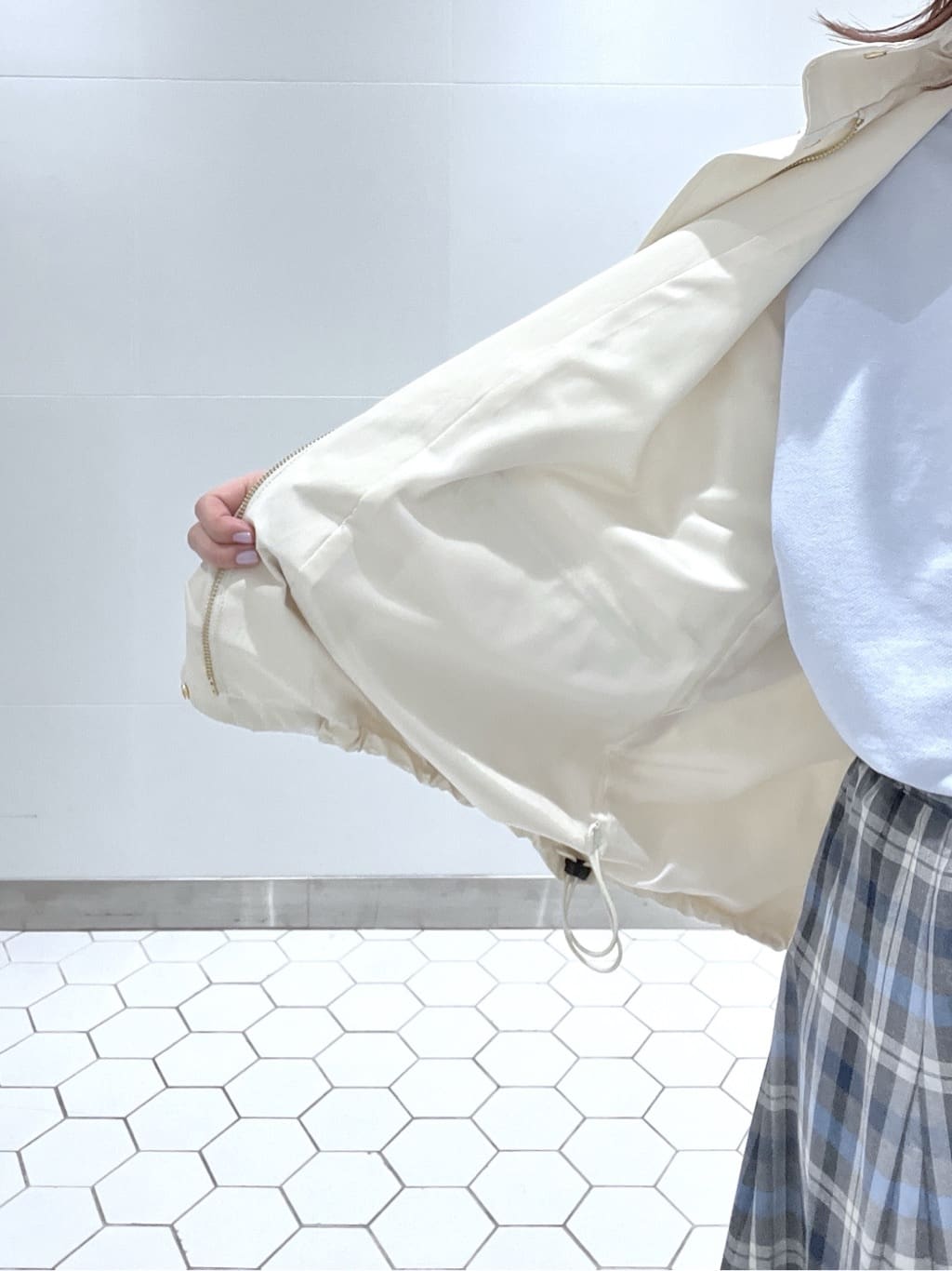 Makinoさんの「Dessin｜【撥水/2WAY】フーディーブルゾン」を使ったコーディネート