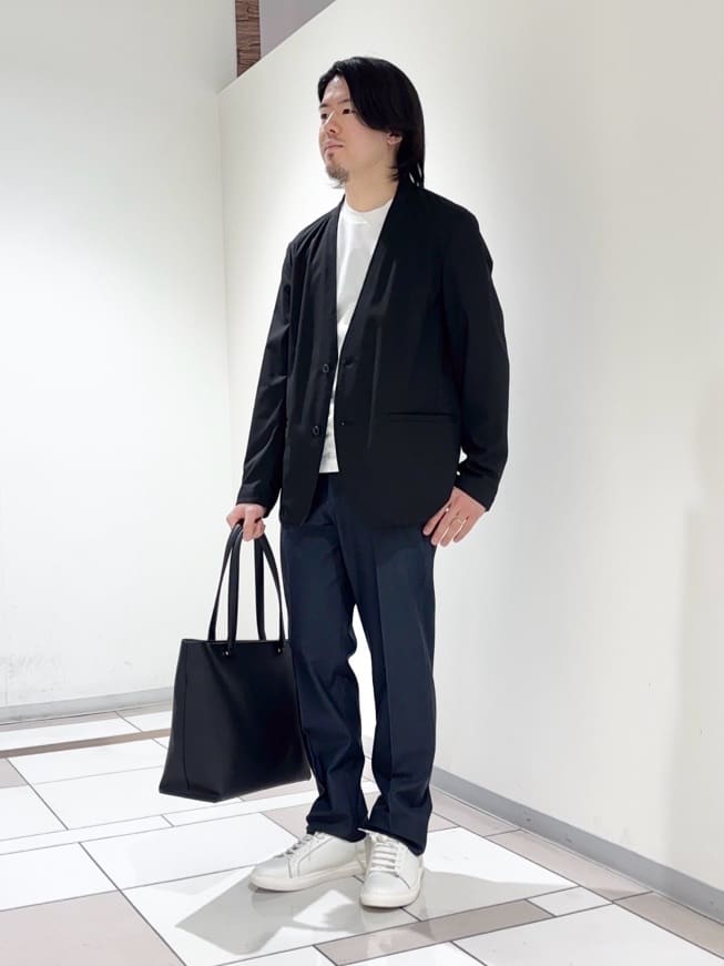 及川さんの「TAKEO KIKUCHI｜【ON／OFF兼用】CARREMANファブリック ノーカラージャケット」を使ったコーディネート