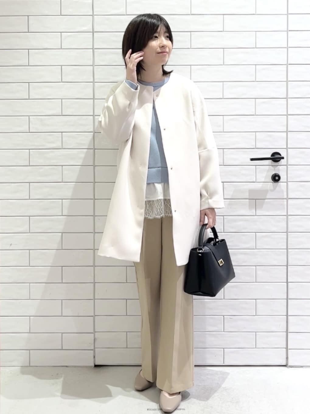 しおりさんの「OPAQUE.CLIP｜フォルムスリーブミドルコート【洗濯機OK】」を使ったコーディネート