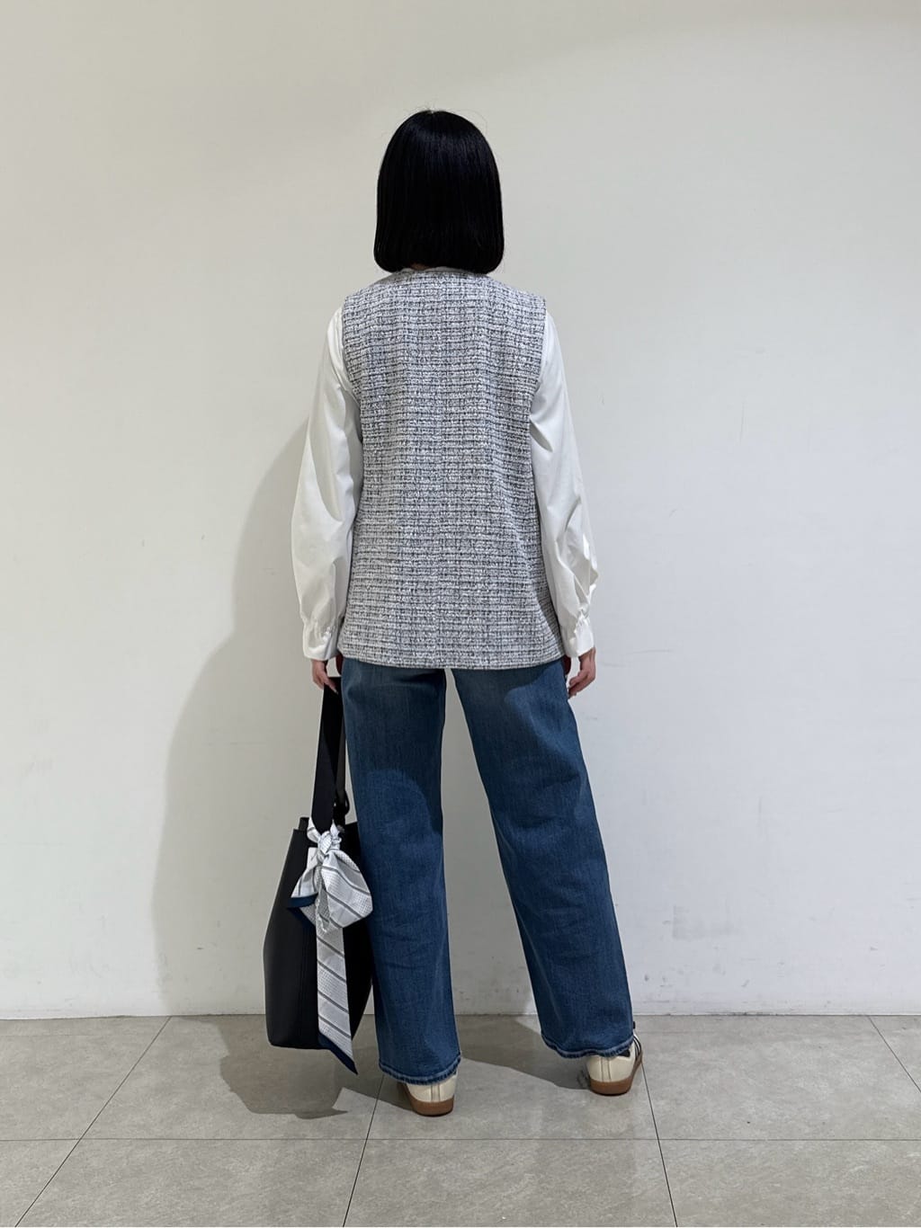 rinaさんの「INDIVI｜【2点セット／洗える】ツイードジレ＆ボウタイブラウス」を使ったコーディネート