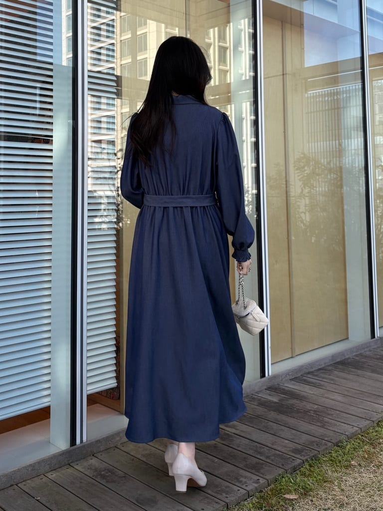 AOIさんの「Couture brooch｜【洗える】ロゴエンブロ シャツワンピース」を使ったコーディネート