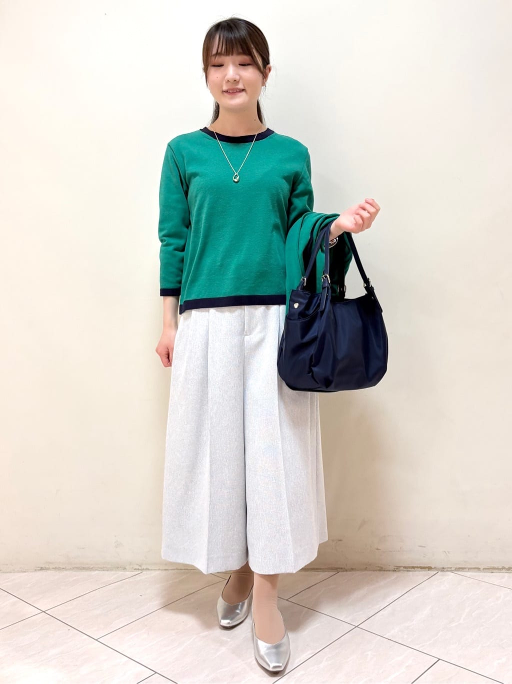 mikiさんの「Reflect｜【アンサンブル可】バイカラーカーディガン」を使ったコーディネート