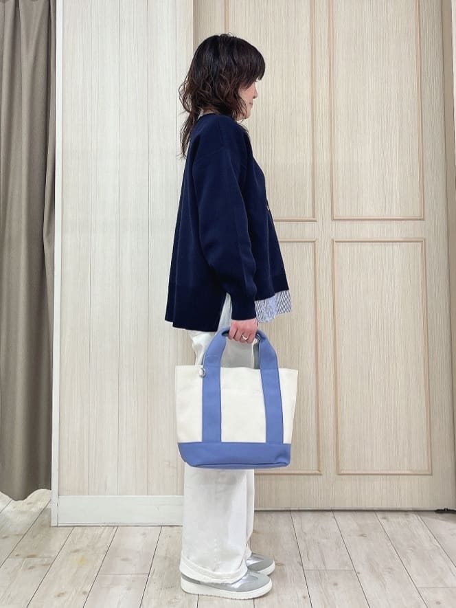 kaneさんの「SHOO･LA･RUE｜【SHOO・LA・RUE DENIM/SS-LL】程よい厚みの ストレートデニムパンツ（10.5オン」を使ったコーディネート