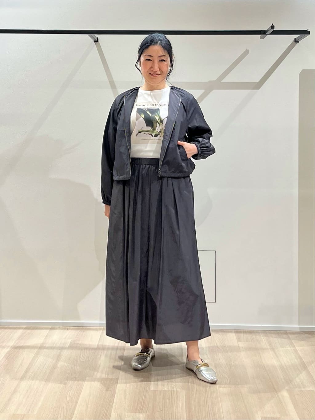 TOMOMIさんの「UNTITLED｜◆【セットアップ可/はっ水】シャイニータイプライターブルゾン」を使ったコーディネート