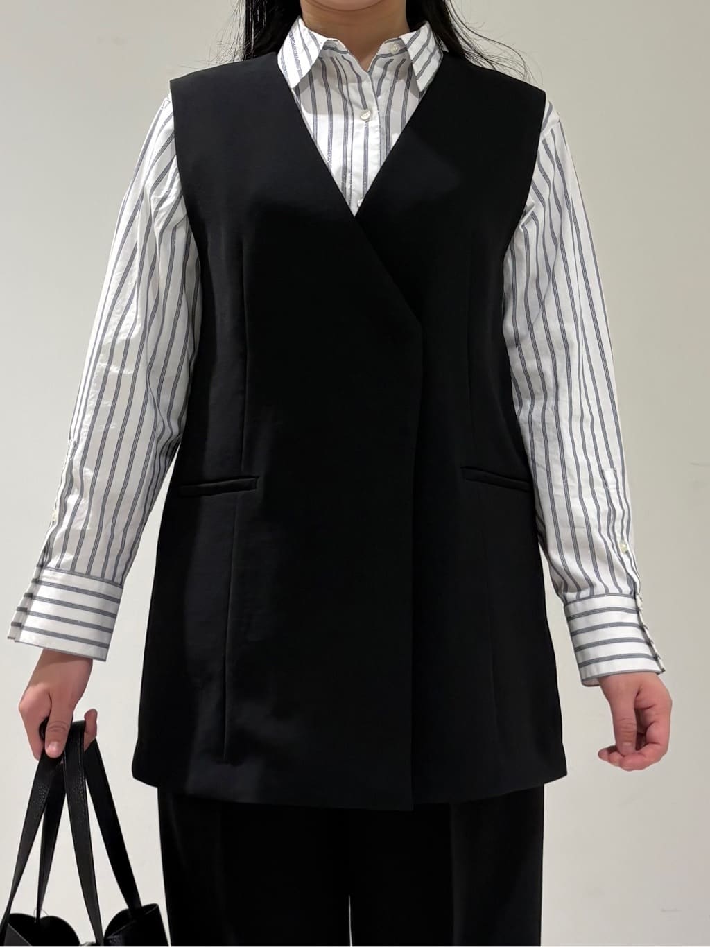 momokoさんの「INDIVI｜【洗える／多機能／SETUP可】着る日傘ジレジャケット」を使ったコーディネート