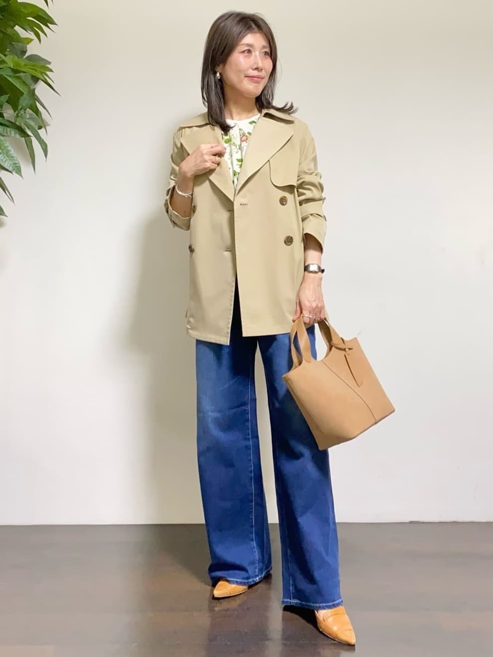 tomoさんの「UNTITLED｜【定番人気/はっ水/洗える】タスランショートトレンチコート」を使ったコーディネート