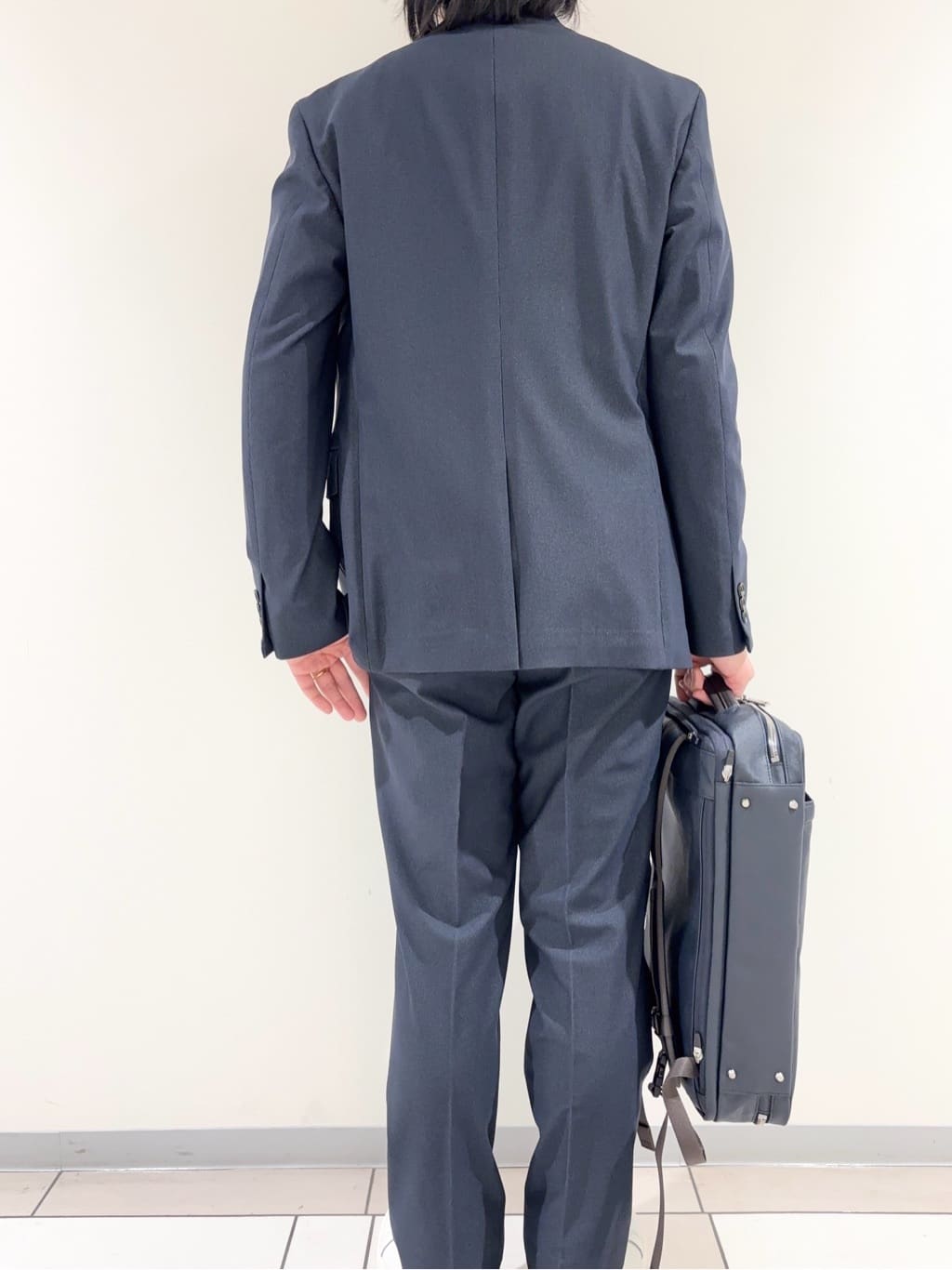 及川さんの「TAKEO KIKUCHI｜ストライプ小花 長袖シャツ」を使ったコーディネート