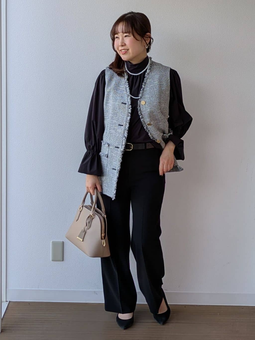 なみきさんの「UNTITLED｜【オンオフ使える】スラブツイード ジレ」を使ったコーディネート