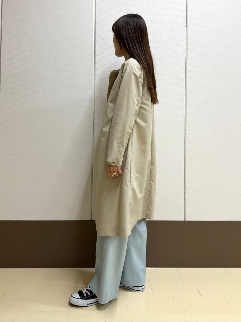 mamiさんの「INDIVI｜【洗える／レイヤードにおすすめ】シャーリングレース ロングTシャツ」を使ったコーディネート