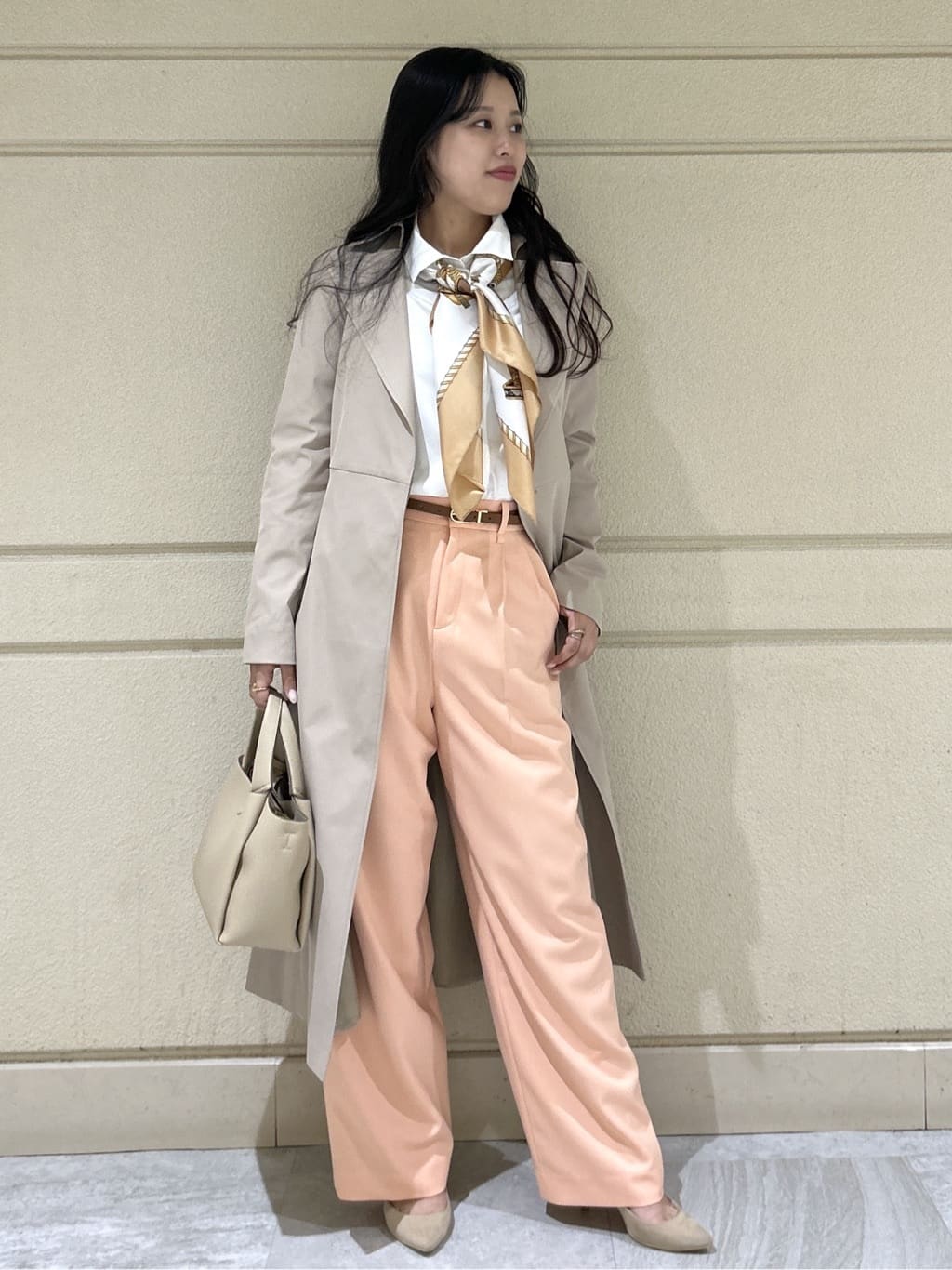 Momokaさんの「COUP DE CHANCE｜【きれいめ羽織り】Aラインドレスコート」を使ったコーディネート