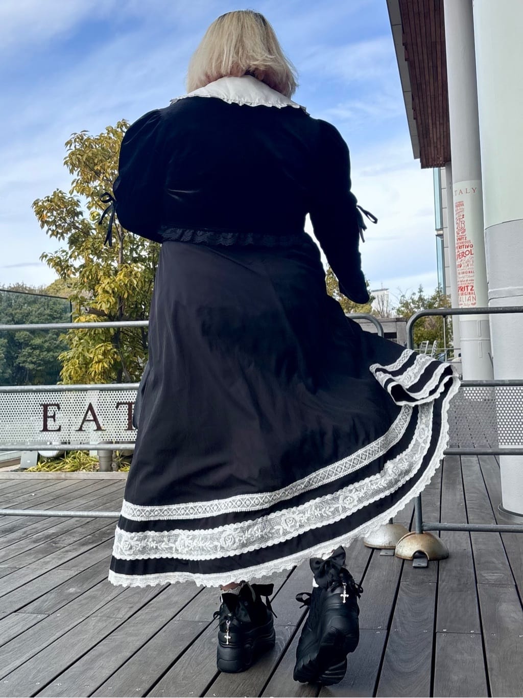 𝓗𝓘𝓨𝓞さんの「ESPERANZA｜夢見る厚底十字架キラキラスニーカー」を使ったコーディネート