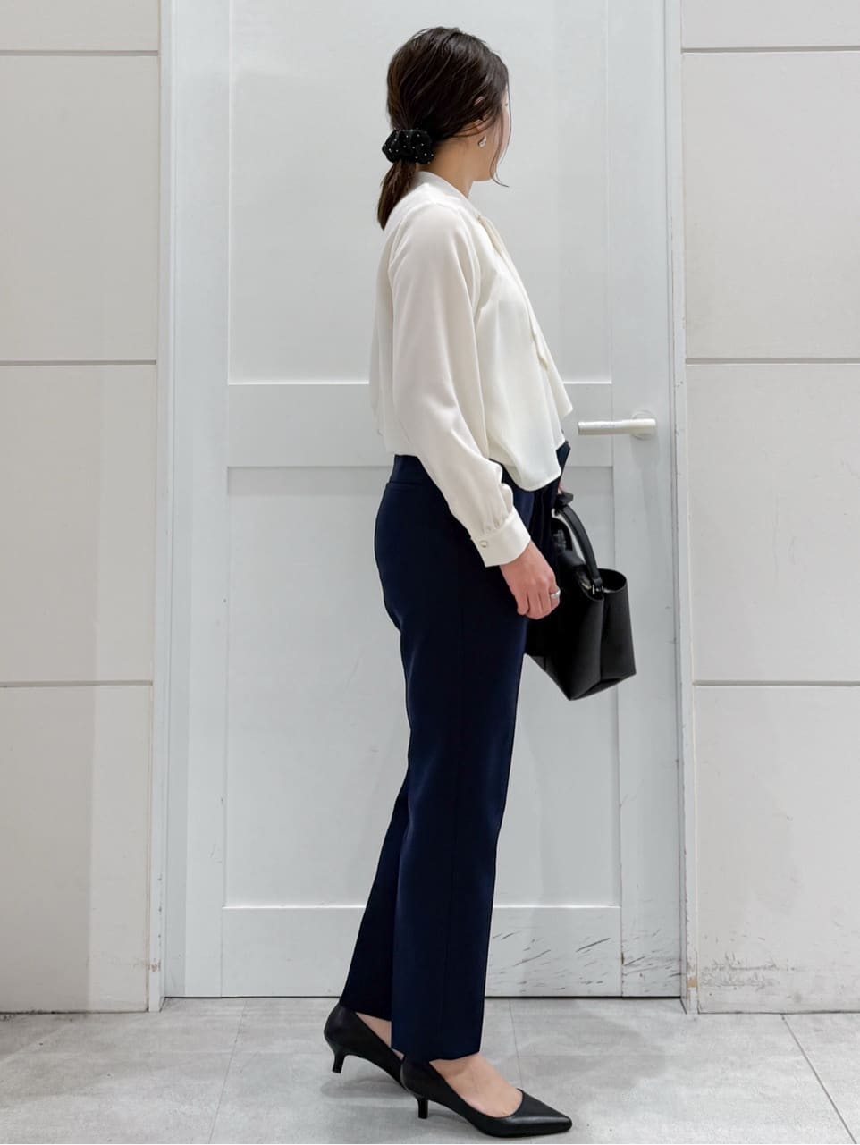 yuka.aさんの「OPAQUE.CLIP｜《通勤セットアップ対応》 テーパードパンツダブルクロス【洗濯機OK】」を使ったコーディネート