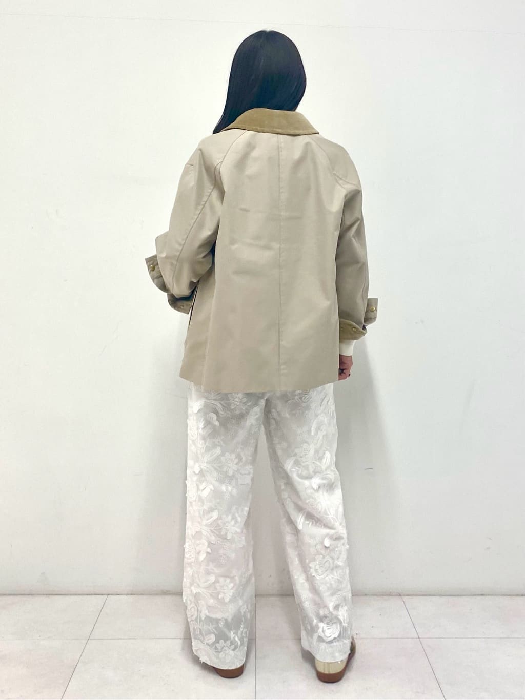 Sawaguchiさんの「DRESSTERIOR｜【ウォッシャブル/ウエストゴム】コットンエンブロイダリー イージーパンツ」を使ったコーディネート