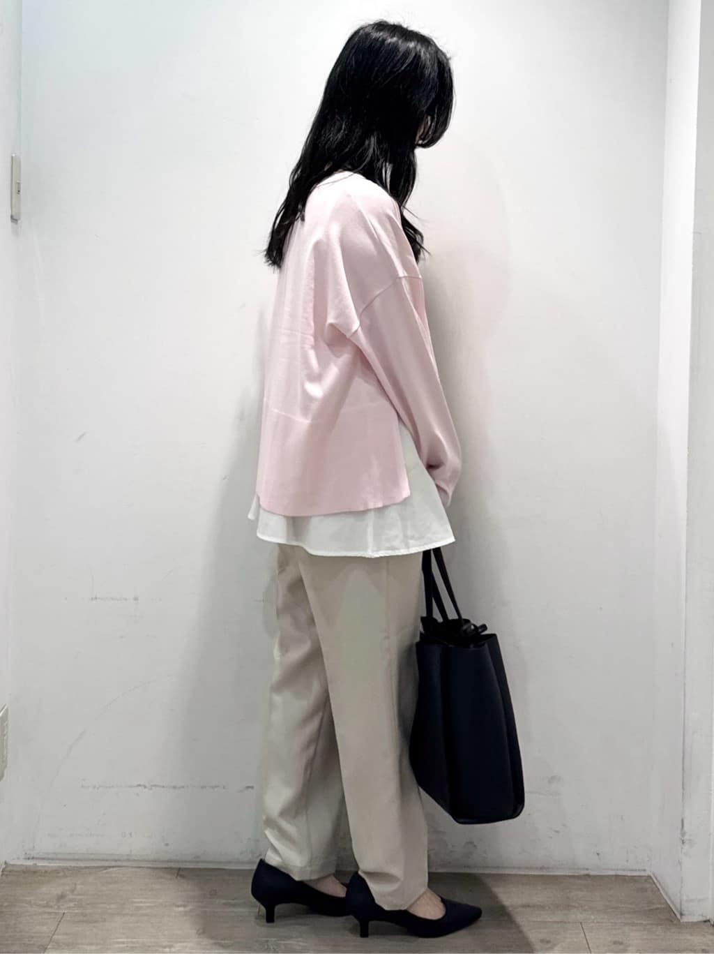 yuicciさんの「OPAQUE.CLIP｜美脚ストレッチイージーテーパードパンツ【洗濯機OK】」を使ったコーディネート