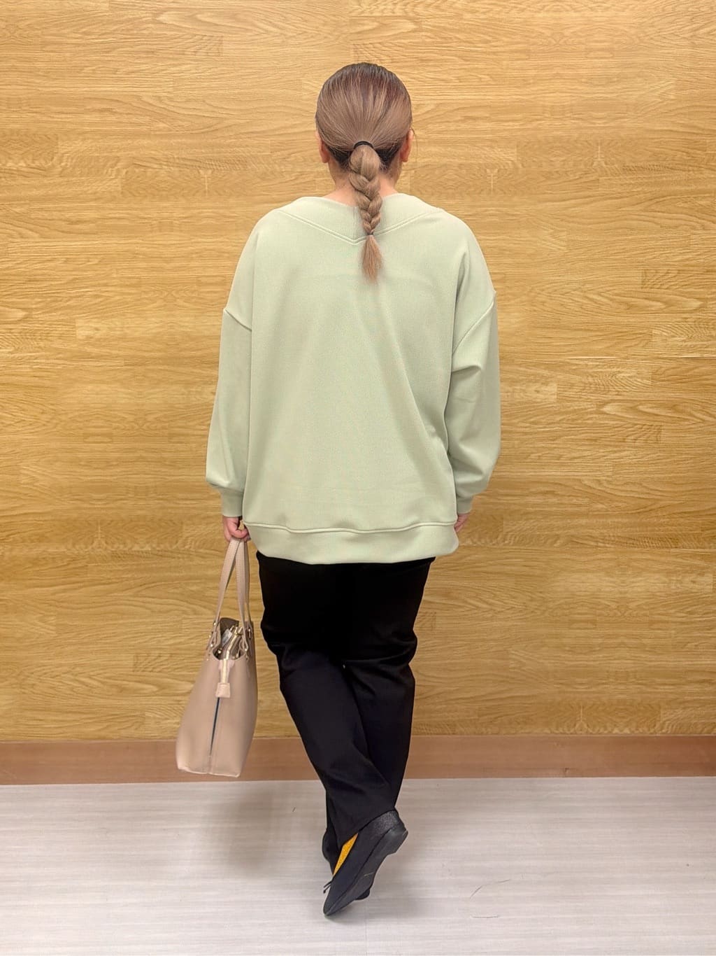 ぁむさんの「SHOO･LA･RUE｜【洗濯機可/SS-LL】すらっときれい見え 大人のストレッチストレートパンツ」を使ったコーディネート