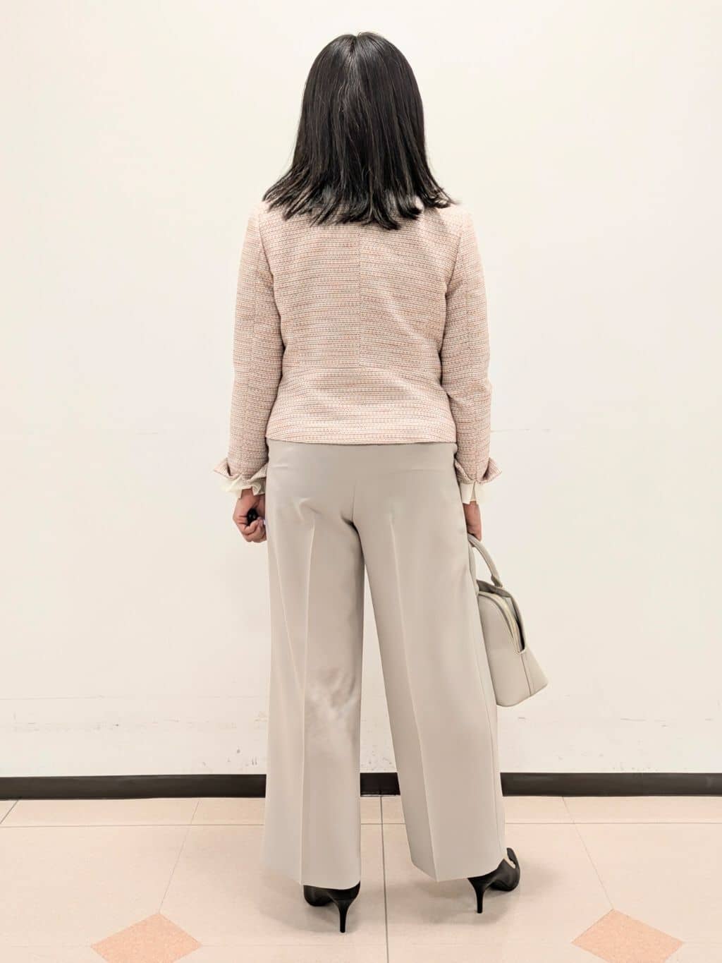 ともさんの「UNTITLED｜【新色追加/接触冷感/セットアップ可】エアリー ワイドパンツ」を使ったコーディネート