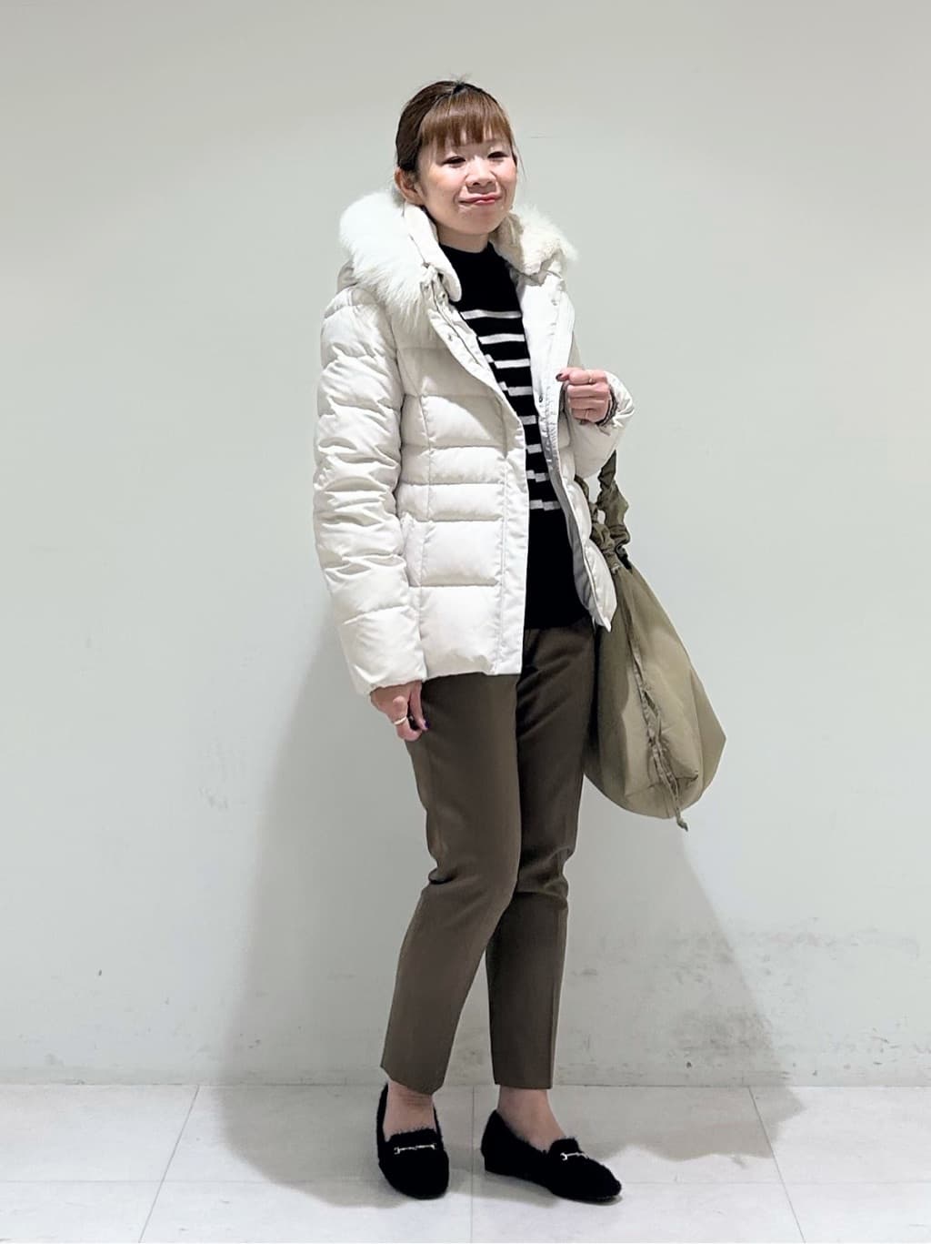 tsuyuさんの「INDIVI｜【名品／撥水／抗菌防臭】ショート丈リサイクルダウンコート」を使ったコーディネート