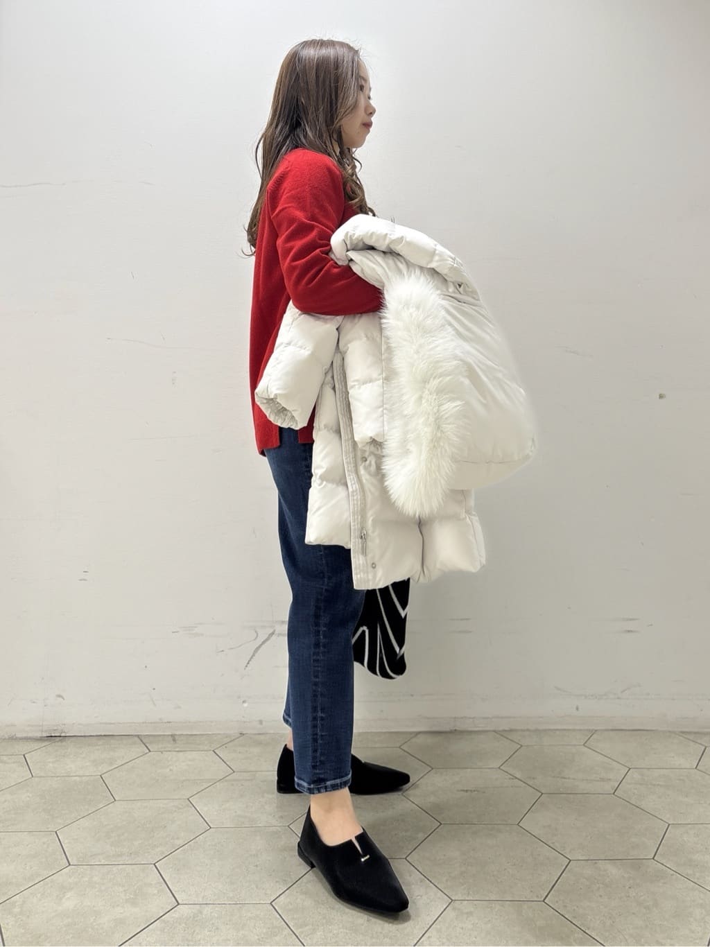 kahoさんの「INDIVI｜【洗える／チュニック丈／カシミヤ混】スリットデザインVネックニット」を使ったコーディネート