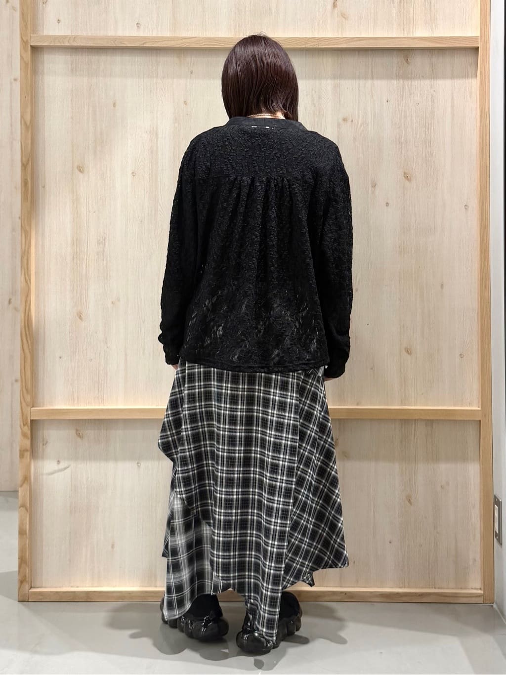 nanaさんの「THE SHOP TK｜レースシャツトップス」を使ったコーディネート