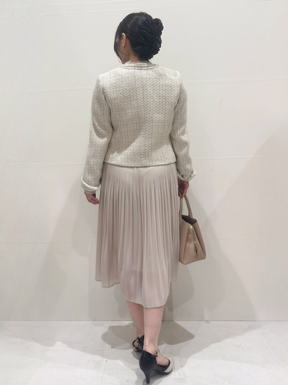 Minさんの「OPAQUE.CLIP｜《通勤／セットアップ対応》ノーカラーツイードジャケット【洗濯機OK】」を使ったコーディネート