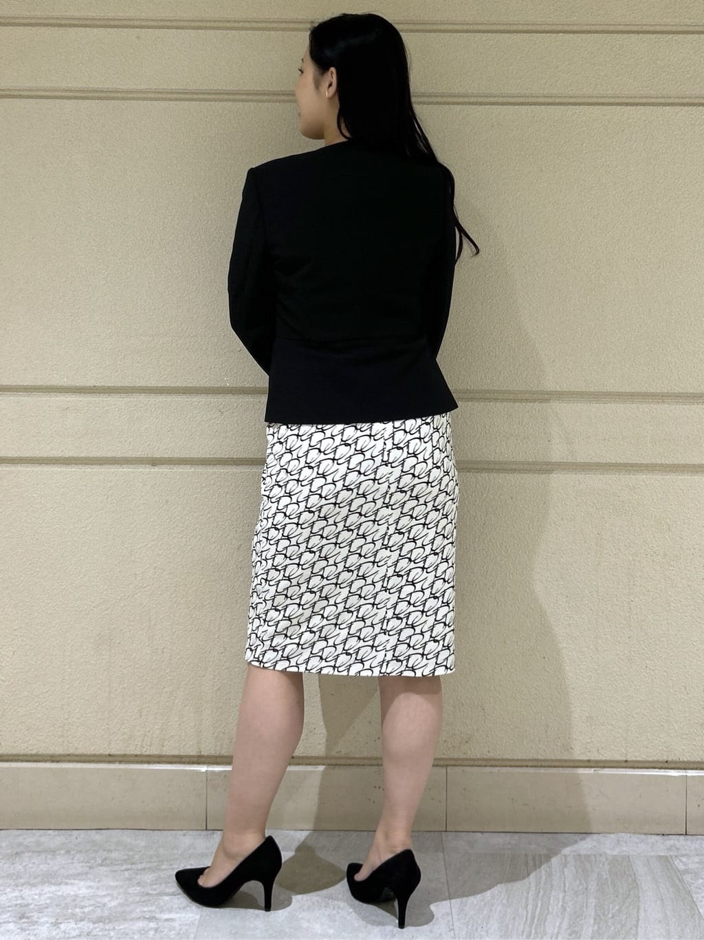 Momokaさんの「COUP DE CHANCE｜◆【手洗い可／日本製／スーツ可】ペプラムデザイン　カラーレスジャケット」を使ったコーディネート