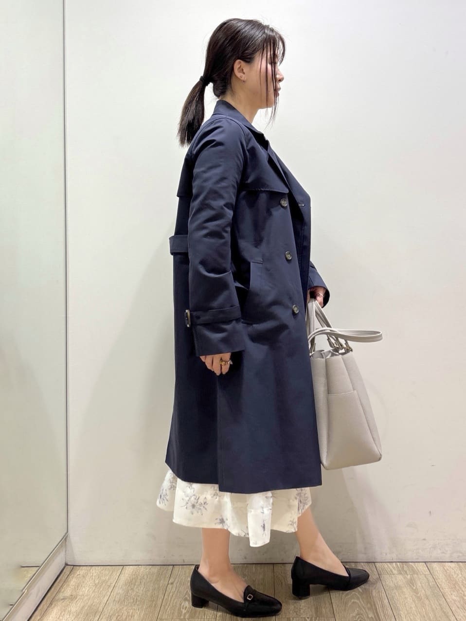mameさんの「index｜撥水トレンチコート【洗濯機OK／花粉対応】《XS～3L》」を使ったコーディネート