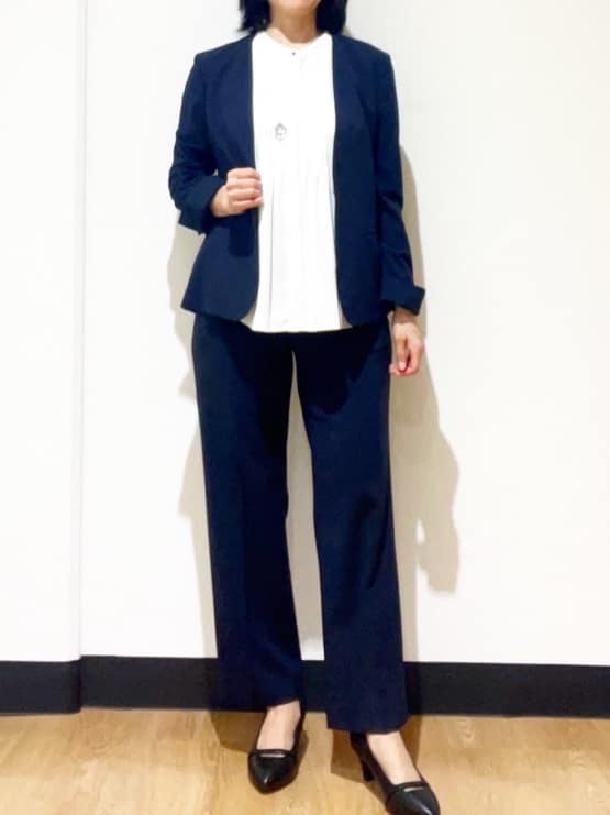 フクさんの「Reflect｜【インナーに◎／すっきり見え！長め丈】タックデティールブラウス」を使ったコーディネート