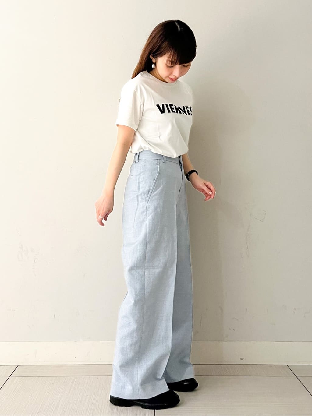 じゅんさんの「DRESSTERIOR｜◆【セットアップ可/ウォッシャブル】リネンブレンドワイドパンツ」を使ったコーディネート