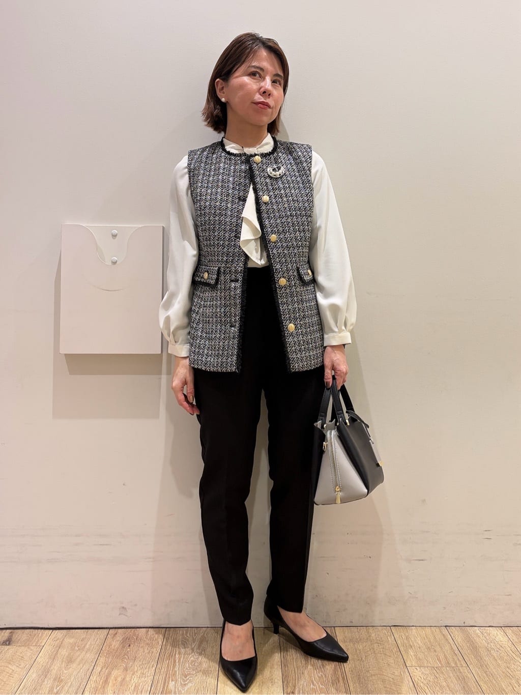 YUKOさんの「index｜ファンシーツイードペプラムジレ【洗える】」を使ったコーディネート