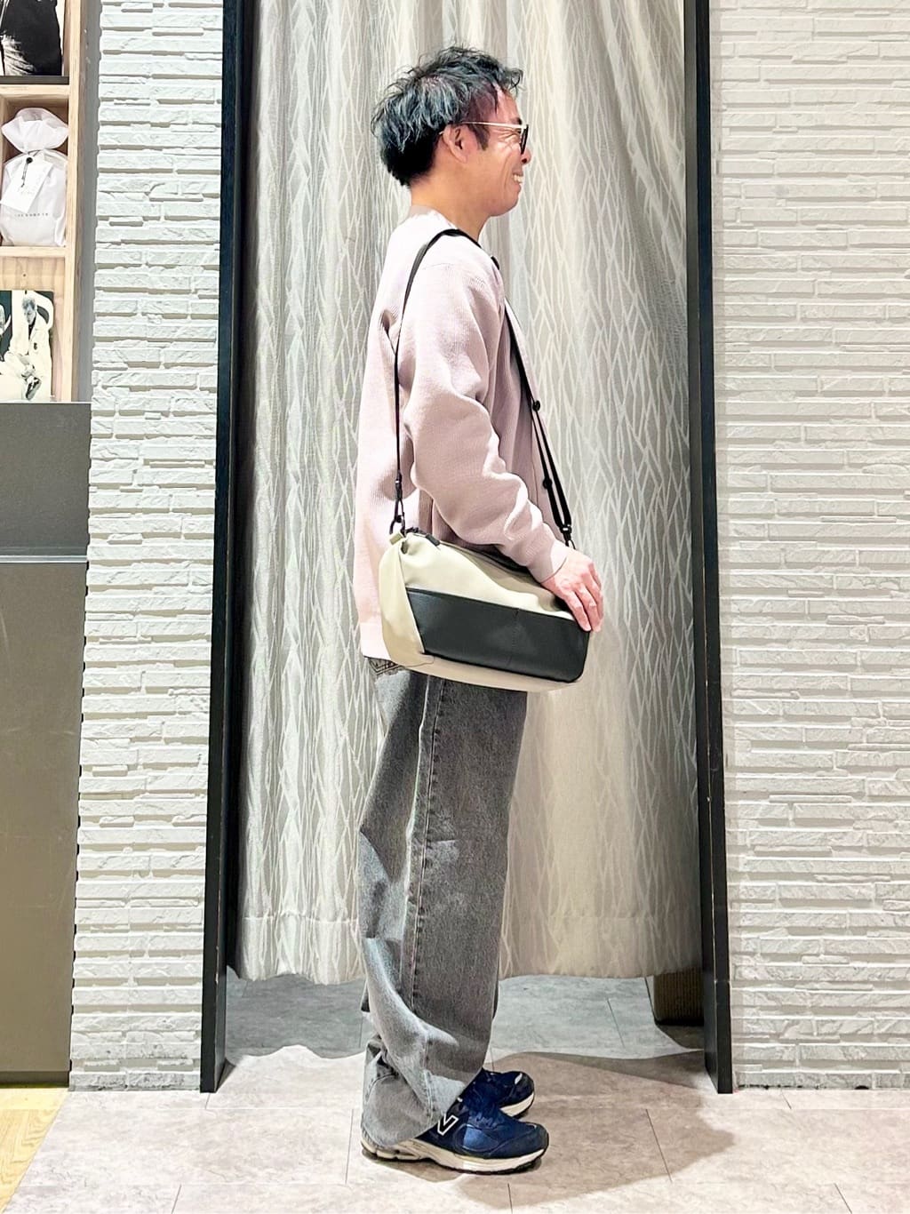 KENJI Iさんの「THE SHOP TK｜【季節の変わり目に最適】ニットカーディガン ドライタッチ／軽量」を使ったコーディネート