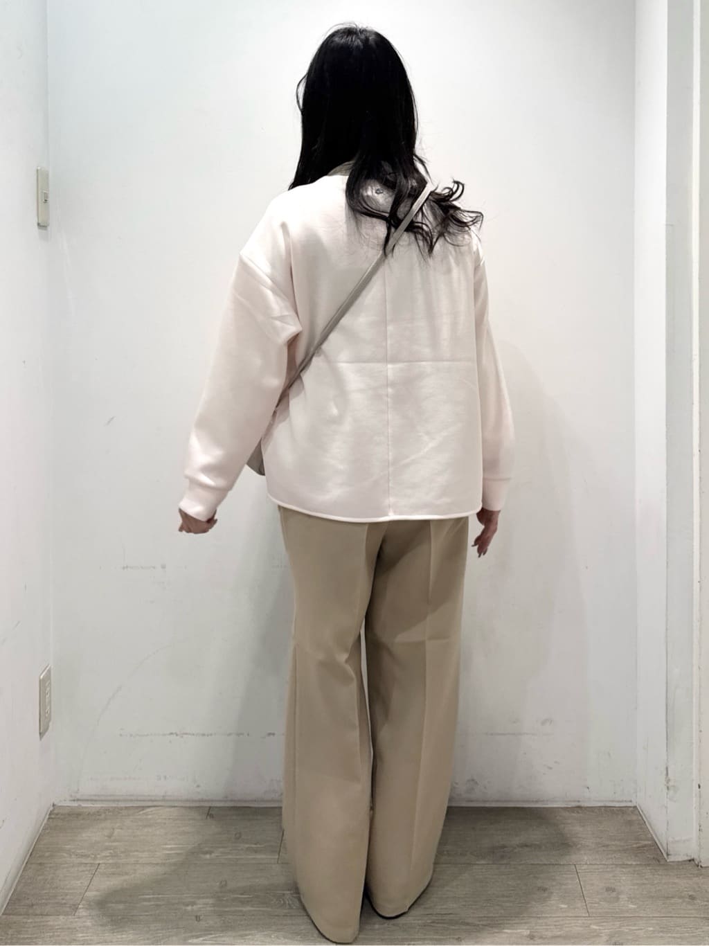 yuicciさんの「OPAQUE.CLIP｜リラクシーボリュームスリーブトップス【洗濯機OK】」を使ったコーディネート