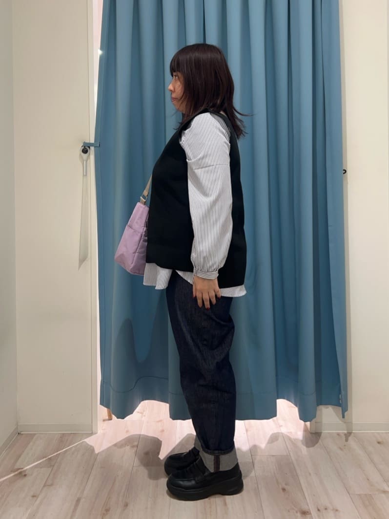 くーさんの「SHOO･LA･RUE｜【SHOO・LA・RUE DENIM】大人のきれいめカジュアルに デニムテーパードパンツ」を使ったコーディネート