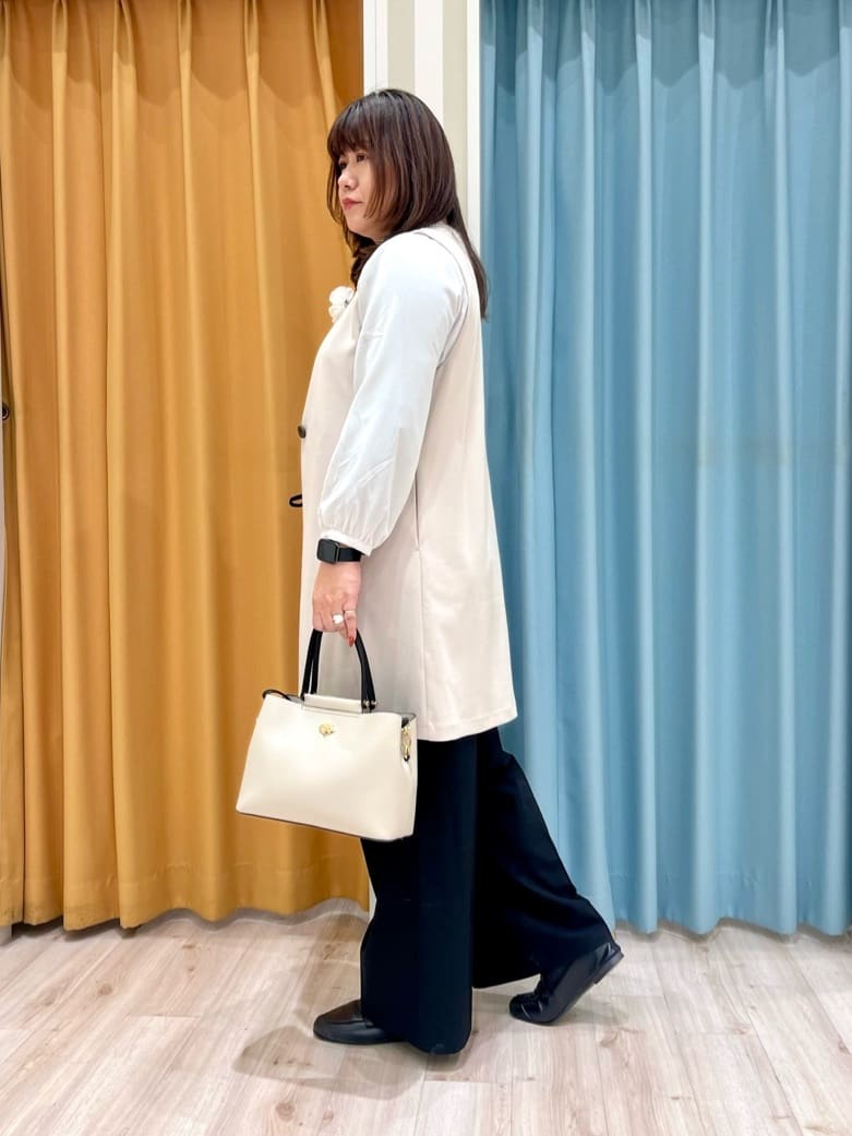 TUMU-TUMUさんの「SHOO･LA･RUE｜【洗濯機可/セットアップ可/S-3L】きちんと楽に。カットジョーゼット ロングジレ」を使ったコーディネート