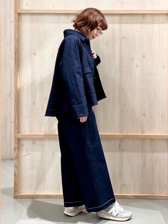 nakoさんの「THE SHOP TK｜大人かっこいい 軽やかデニム＆チノブルゾン」を使ったコーディネート