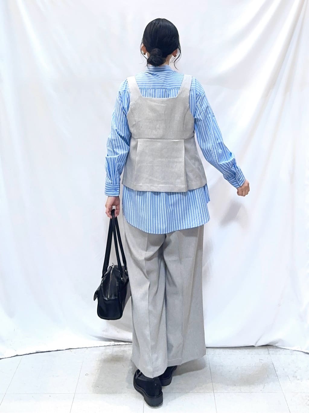 𝐇𝐢𝐫𝐨𝐦𝐢さんの「SHOO･LA･RUE｜【2点セット/S-LL】着回し力も抜群 着るだけで決まる大人上品セットアップ」を使ったコーディネート