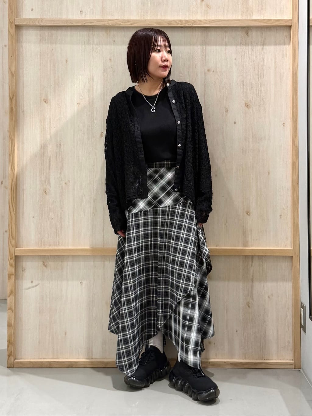 nanaさんの「THE SHOP TK｜レースシャツトップス」を使ったコーディネート