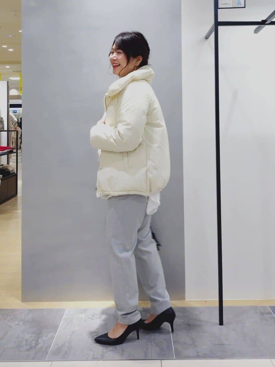 TOMOMIさんの「INDIVI｜【合皮／ミドルサイズ】春カラーフォルムバッグ」を使ったコーディネート