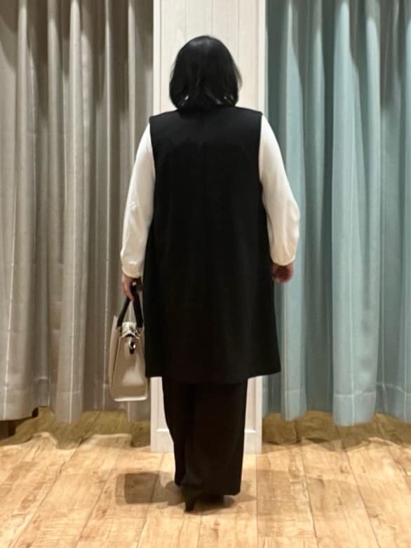 あやさんの「SHOO･LA･RUE｜【洗濯機可/セットアップ可/S-3L】きちんと楽に。カットジョーゼット ロングジレ」を使ったコーディネート