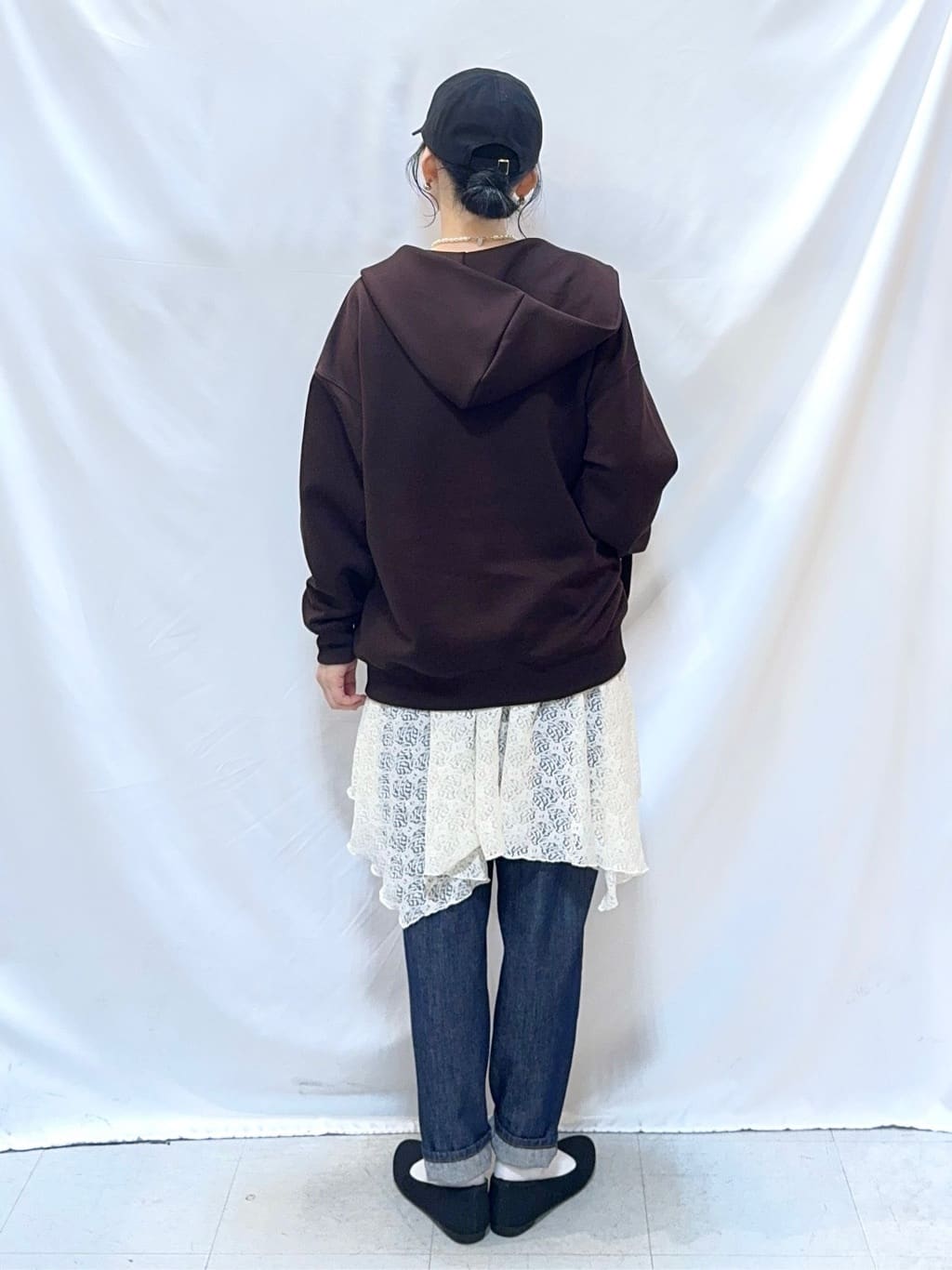 𝐇𝐢𝐫𝐨𝐦𝐢さんの「SHOO･LA･RUE｜【前後2WAYネック】レイヤードスタイルにおすすめ レースキャミチュニック」を使ったコーディネート