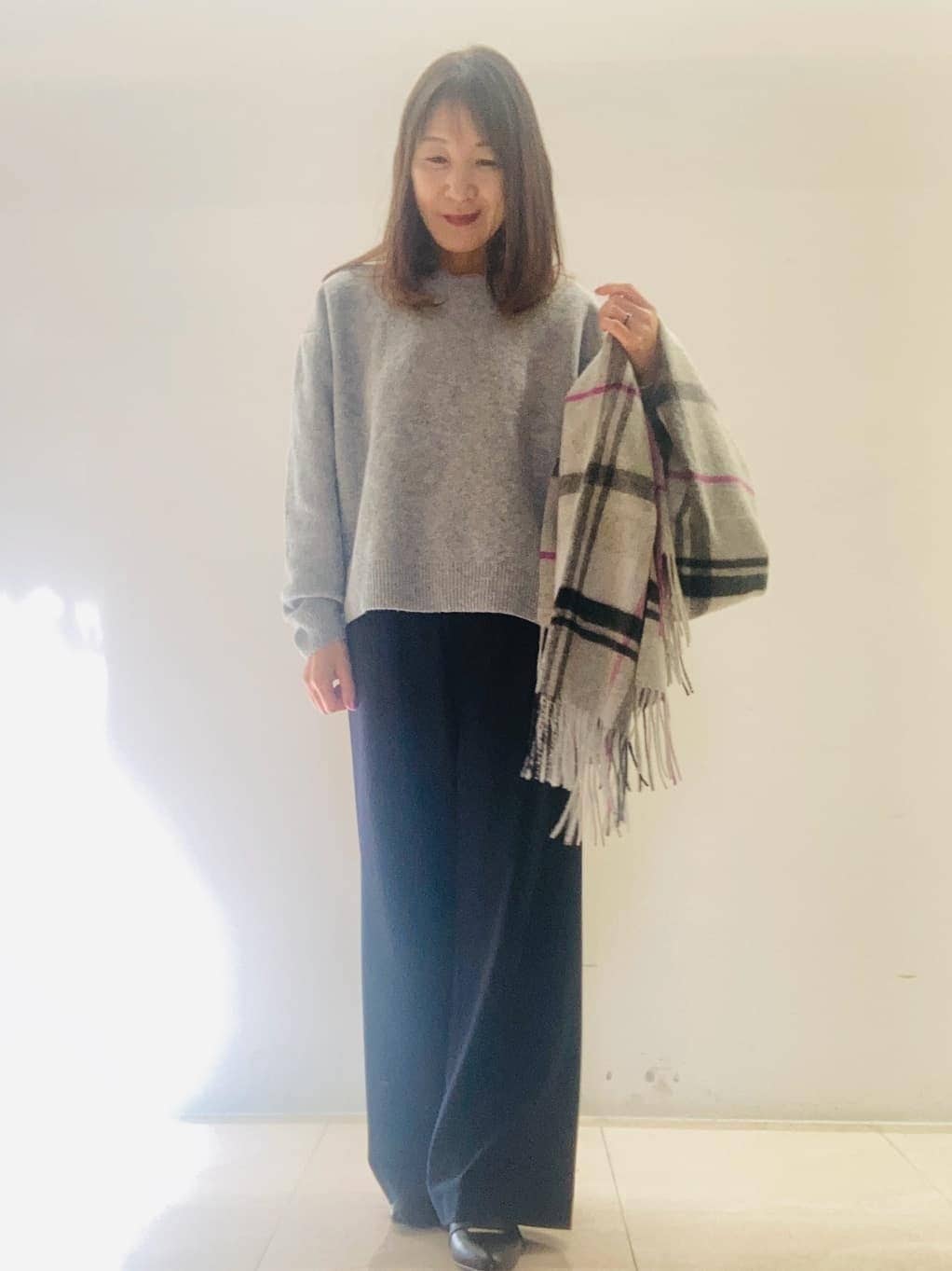 kurodaさんの「Reflect｜【選べる5色／ゆったりシルエット】Vネックスパンコールニット」を使ったコーディネート