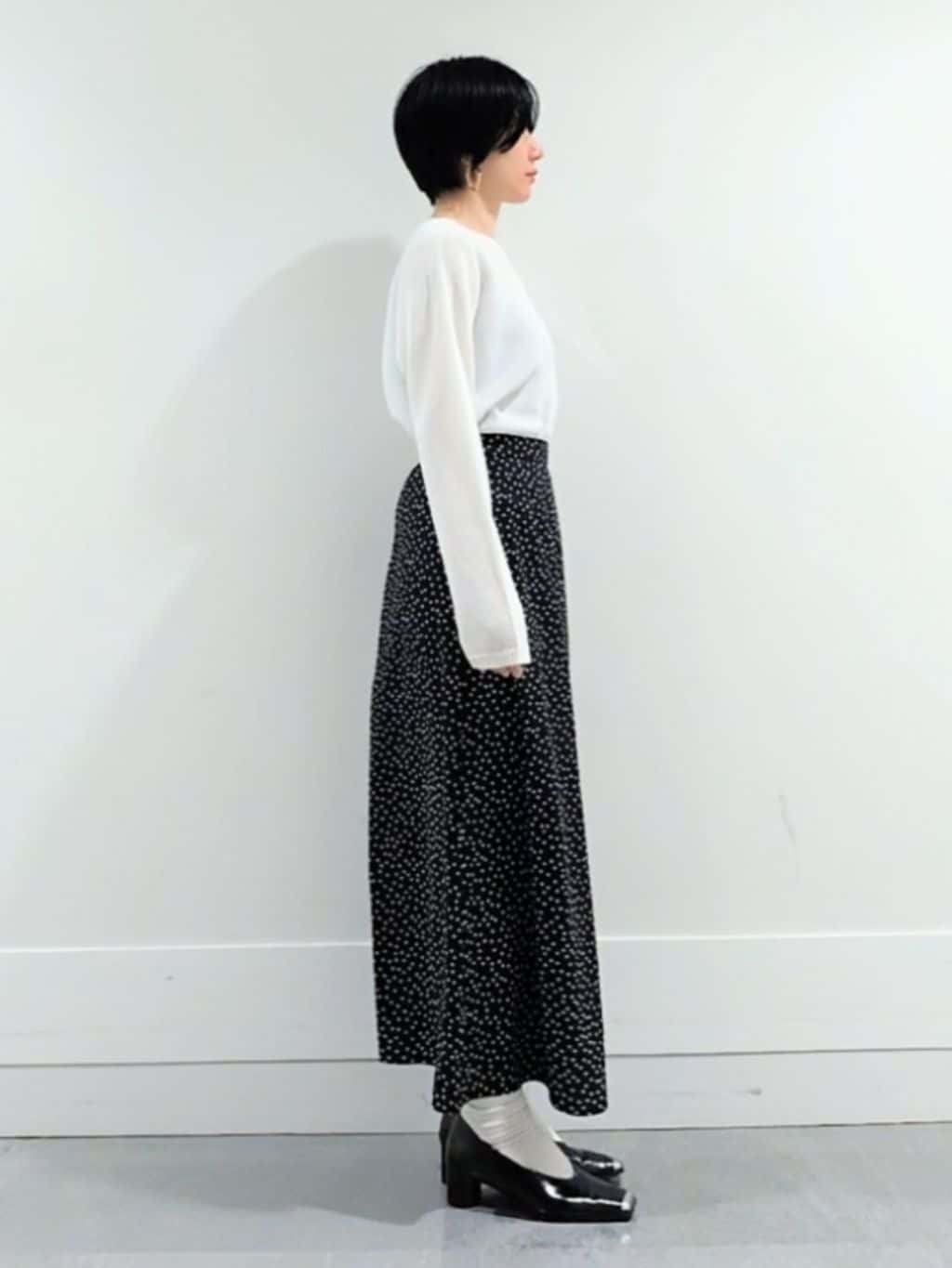 ミズタさんの「UNTITLED｜【古畑星夏さん着用/8色展開/程よい透け感】ドライタッチボートネックニット」を使ったコーディネート