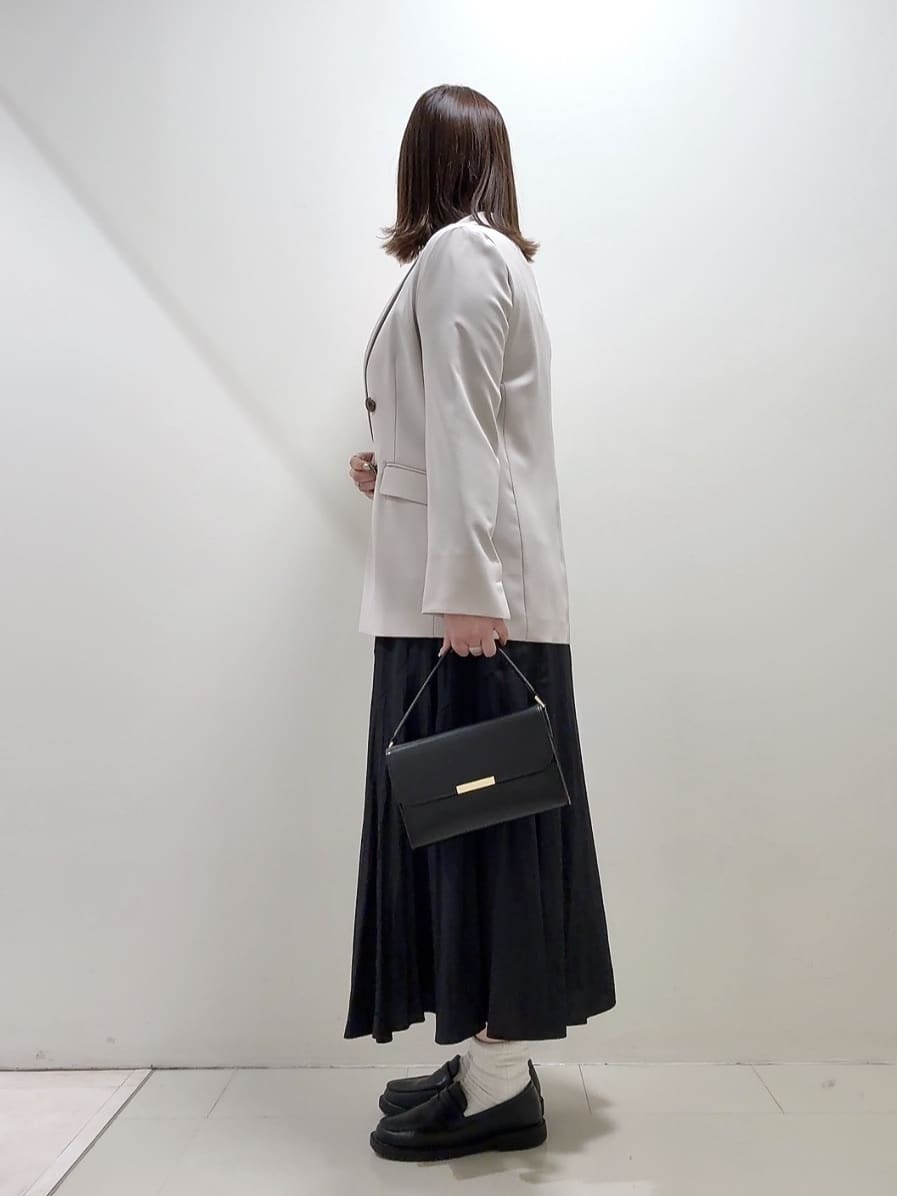 YUIさんの「UNTITLED｜【新色追加/セットアップ可】エアリー ダブルブレストジャケット」を使ったコーディネート