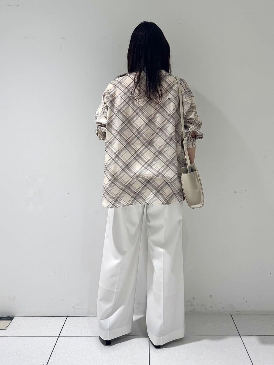 そんさんの「INDIVI｜【2WAY／シアー】バイアスチェック柄＆無地 カシュクールシャツ」を使ったコーディネート
