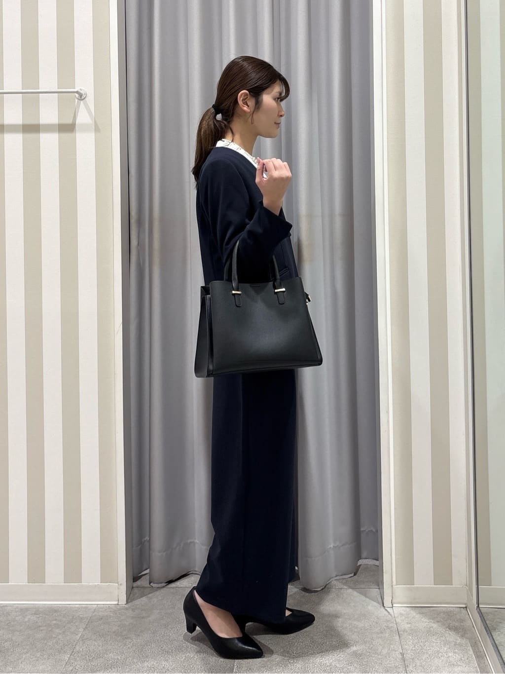 Rikaさんの「SHOO･LA･RUE｜【洗濯機可/セットアップ可/S-3L】きちんと楽に。カットジョーゼットノーカラージャケット」を使ったコーディネート